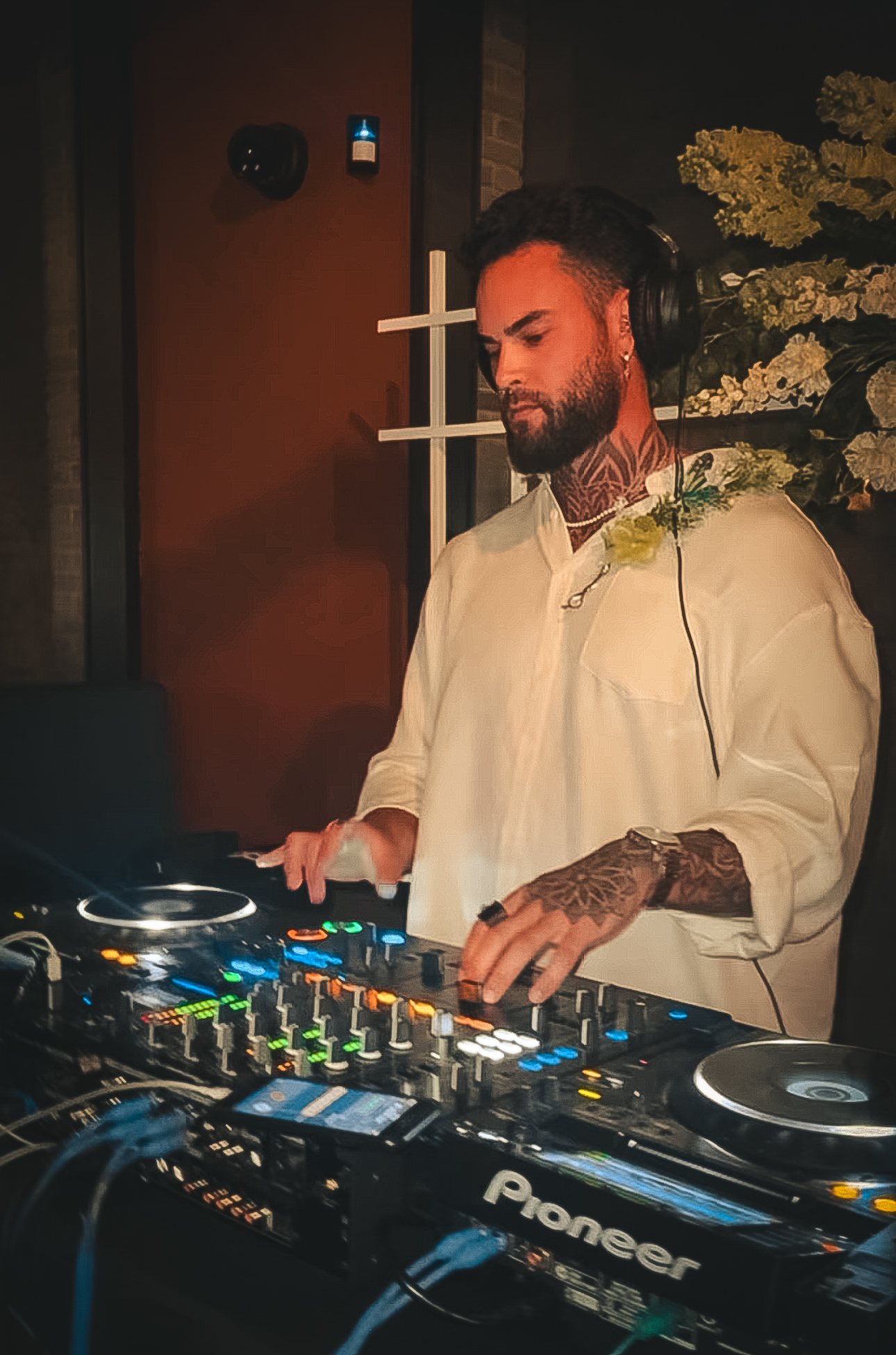 Anderson Darski behind Pioneer decks at a private event